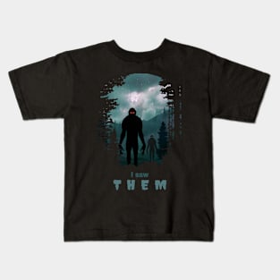 I saw them in the dark forest Kids T-Shirt